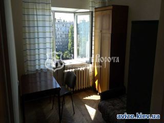<a class='adt__geo' href='/nerukhomist/prodazh-kvartyr-budynkiv/kvartyry/kyiv-misto/q-3-кімнатні/'>3 кімнати</a>-комнатная квартира, ст.м. Черниговская