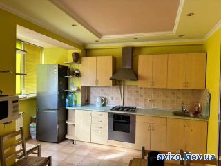 Продам <a class='adt__geo' href='/nerukhomist/prodazh-kvartyr-budynkiv/kvartyry/kyiv-misto/q-3-кімнатні/'>3 кімнати</a>-комнатную квартиру