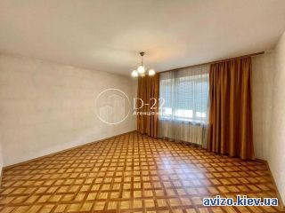 Продам <a class='adt__geo' href='/nerukhomist/prodazh-kvartyr-budynkiv/kvartyry/kyiv-misto/q-3-кімнатні/'>3 кімнати</a>-комнатную квартиру, ст.м. Харьковская