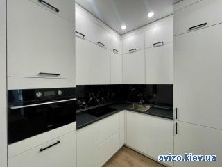Сдам <a class='adt__geo' href='/nerukhomist/orenda-kvartyr-budynkiv/kvartyry/kyiv-misto/q-2-кімнатні/'>2 кімнати</a>-комнатную квартиру