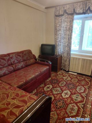 Сдаю <a class='adt__geo' href='/nerukhomist/orenda-kvartyr-budynkiv/kimnaty/kyiv-misto/q-2-кімнатні/'>2 кімнати</a>-комнатную комнату