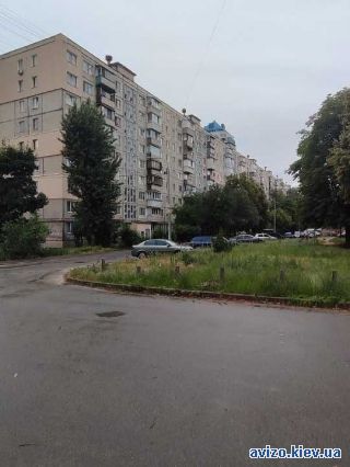 <a class='adt__geo' href='/nerukhomist/prodazh-kvartyr-budynkiv/kimnaty/kyiv-misto/q-3-кімнатні/'>3 кімнати</a>-комнатная квартира