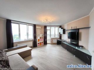 Продается <a class='adt__geo' href='/nerukhomist/prodazh-kvartyr-budynkiv/kvartyry/kyiv-misto/q-1-кімнатні/'>1 кімната</a>-комнатная квартира, ст.м. Контрактовая площадь