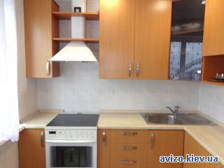 <a class='adt__geo' href='/nerukhomist/prodazh-kvartyr-budynkiv/kvartyry/kyiv-misto/q-3-кімнатні/'>3 кімнати</a>-комнатная квартира, ст.м. Теремки