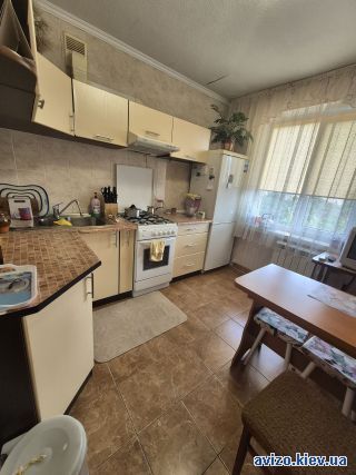 Продажа <a class='adt__geo' href='/nerukhomist/prodazh-kvartyr-budynkiv/kvartyry/kyiv-misto/q-2-кімнатні/'>2 кімнати</a>-комнатной квартиры, ст.м. Черниговская