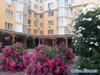 Продам 2-кімнатну квартиру  79м2 метро Академмістечко