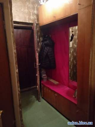 БЕЗ ЗАЛОГА.м.Дорогожичи 5мин..Сдам проходную комнату..