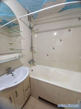 Здається 1 - на квартира, Курсова(центр)