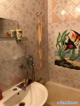 Здається 2 - на квартира, Критий ринок