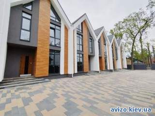 Таун в Лісовій Бучі вже збудований,готовий до ремонту.