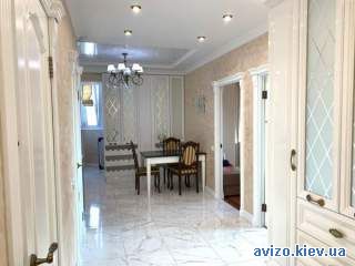 Ексклюзина 2к квартира з дизайнерським ремонтом