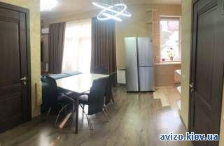 3к квартира поряд з Києвом