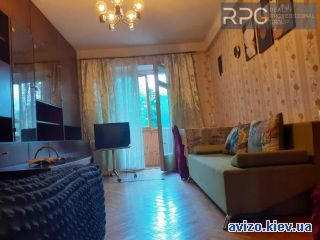 Продам <a class='adt__geo' href='/nerukhomist/prodazh-kvartyr-budynkiv/kvartyry/kyiv-misto/q-3-кімнатні/'>3 кімнати</a>-комнатную квартиру