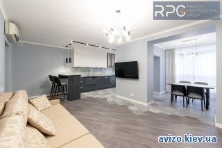 <a class='adt__geo' href='/nerukhomist/prodazh-kvartyr-budynkiv/kvartyry/kyiv-misto/q-3-кімнатні/'>3 кімнати</a>-комнатная квартира