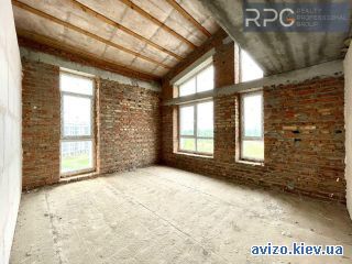 Продается <a class='adt__geo' href='/nerukhomist/prodazh-kvartyr-budynkiv/kvartyry/kyivska-oblast/q-3-кімнатні/'>3 кімнати</a>-комнатная квартира, ст.м. Теремки