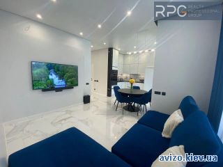 Продается <a class='adt__geo' href='/nerukhomist/prodazh-kvartyr-budynkiv/kvartyry/kyiv-misto/q-3-кімнатні/'>3 кімнати</a>-комнатная квартира