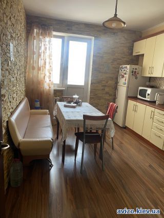 Сдается <a class='adt__geo' href='/nerukhomist/orenda-kvartyr-budynkiv/kimnaty/kyiv-misto/q-2-кімнатні/'>2 кімнати</a>-комнатная комната, ст.м. Позняки