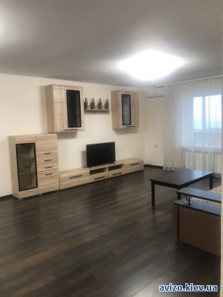 Аренда <a class='adt__geo' href='/nerukhomist/orenda-kvartyr-budynkiv/kvartyry/kyiv-misto/q-3-кімнатні/'>3 кімнати</a>-комнатной квартиры, ст.м. Харьковская