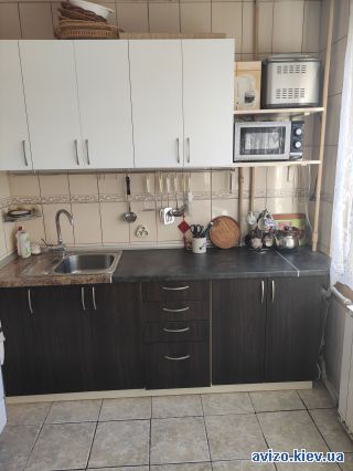 Сдаю <a class='adt__geo' href='/nerukhomist/orenda-kvartyr-budynkiv/kvartyry/kyiv-misto/q-3-кімнатні/'>3 кімнати</a>-комнатную квартиру