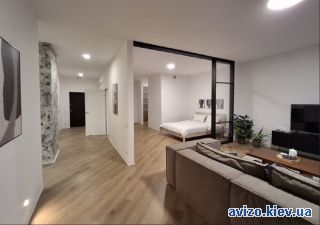 Сдам <a class='adt__geo' href='/nerukhomist/orenda-kvartyr-budynkiv/kvartyry/kyiv-misto/q-3-кімнатні/'>3 кімнати</a>-комнатную квартиру