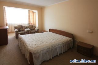 Сдам <a class='adt__geo' href='/nerukhomist/orenda-kvartyr-budynkiv/kvartyry/kyiv-misto/q-3-кімнатні/'>3 кімнати</a>-комнатную квартиру, ст.м. Позняки