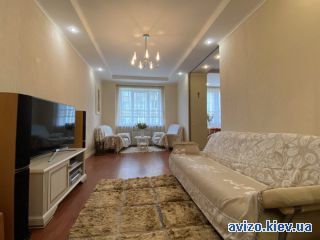 Сдам <a class='adt__geo' href='/nerukhomist/orenda-kvartyr-budynkiv/kvartyry/kyiv-misto/q-3-кімнатні/'>3 кімнати</a>-комнатную квартиру, ст.м. Левобережная