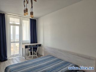 <a class='adt__geo' href='/nerukhomist/prodazh-kvartyr-budynkiv/kvartyry/kyiv-misto/q-3-кімнатні/'>3 кімнати</a>-комнатная квартира