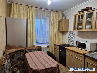 Сдаю <a class='adt__geo' href='/nerukhomist/orenda-kvartyr-budynkiv/kvartyry/kyiv-misto/q-2-кімнатні/'>2 кімнати</a>-комнатную квартиру