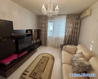 Продам <a class='adt__geo' href='/nerukhomist/prodazh-kvartyr-budynkiv/kvartyry/kyiv-misto/q-3-кімнатні/'>3 кімнати</a>-комнатную квартиру, ст.м. Позняки