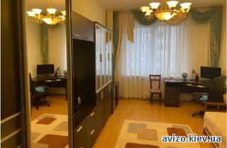 Аренда <a class='adt__geo' href='/nerukhomist/orenda-kvartyr-budynkiv/kvartyry/kyiv-misto/q-3-кімнатні/'>3 кімнати</a>-комнатной квартиры, ст.м. Позняки