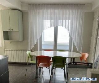 Продается <a class='adt__geo' href='/nerukhomist/prodazh-kvartyr-budynkiv/kvartyry/kyiv-misto/q-3-кімнатні/'>3 кімнати</a>-комнатная квартира, ст.м. Левобережная