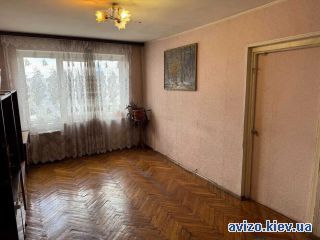 Продается <a class='adt__geo' href='/nerukhomist/prodazh-kvartyr-budynkiv/kvartyry/kyiv-misto/q-3-кімнатні/'>3 кімнати</a>-комнатная квартира, ст.м. Черниговская