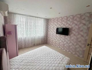 <a class='adt__geo' href='/nerukhomist/prodazh-kvartyr-budynkiv/kvartyry/kyiv-misto/q-2-кімнатні/'>2 кімнати</a>-комнатная квартира, ст.м. Позняки