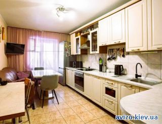 Продам <a class='adt__geo' href='/nerukhomist/prodazh-kvartyr-budynkiv/kvartyry/kyiv-misto/q-3-кімнатні/'>3 кімнати</a>-комнатную квартиру, ст.м. Позняки