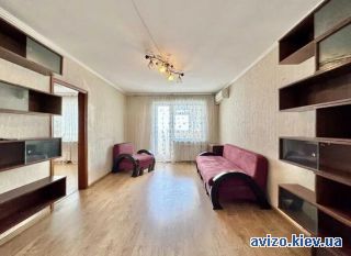 <a class='adt__geo' href='/nerukhomist/prodazh-kvartyr-budynkiv/kvartyry/kyiv-misto/q-4-кімнатні/'>4 кімнати</a>-комнатная квартира, ст.м. Дарница