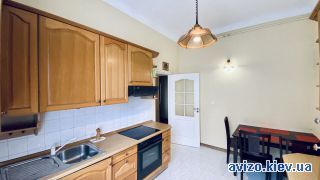 Продам <a class='adt__geo' href='/nerukhomist/prodazh-kvartyr-budynkiv/kvartyry/kyiv-misto/q-4-кімнатні/'>4 кімнати</a>-комнатную квартиру, ст.м. Крещатик