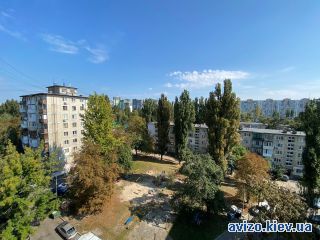 <a class='adt__geo' href='/nerukhomist/prodazh-kvartyr-budynkiv/kvartyry/kyiv-misto/q-3-кімнатні/'>3 кімнати</a>-комнатная квартира, ст.м. Нивки