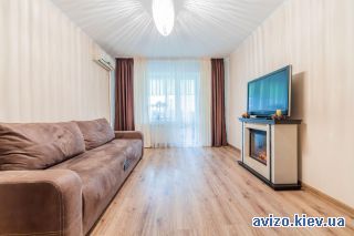 Сдам <a class='adt__geo' href='/nerukhomist/orenda-kvartyr-budynkiv/kvartyry/kyiv-misto/q-3-кімнатні/'>3 кімнати</a>-комнатную квартиру