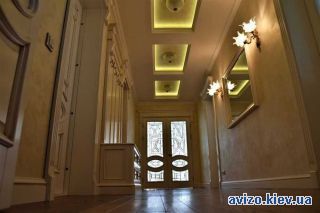 Сдам <a class='adt__geo' href='/nerukhomist/orenda-kvartyr-budynkiv/kvartyry/kyiv-misto/q-4-кімнатні/'>4 кімнати</a>-комнатную квартиру, ст.м. Крещатик