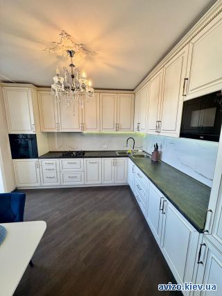 Продается <a class='adt__geo' href='/nerukhomist/prodazh-kvartyr-budynkiv/kvartyry/kyiv-misto/q-4-кімнатні/'>4 кімнати</a>-комнатная квартира