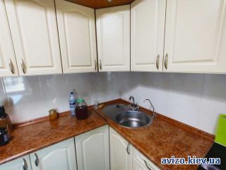 Сдам <a class='adt__geo' href='/nerukhomist/orenda-kvartyr-budynkiv/kvartyry/kyiv-misto/q-1-кімнатні/'>1 кімната</a>-комнатную квартиру