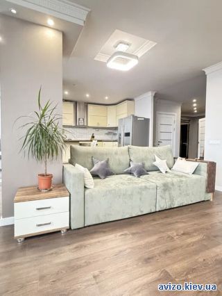 Продаю <a class='adt__geo' href='/nerukhomist/prodazh-kvartyr-budynkiv/kvartyry/kyiv-misto/q-2-кімнатні/'>2 кімнати</a>-комнатную квартиру, ст.м. Шулявская