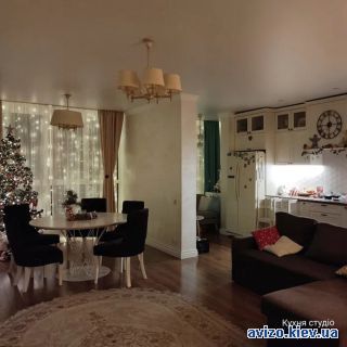 <a class='adt__geo' href='/nerukhomist/prodazh-kvartyr-budynkiv/kvartyry/kyiv-misto/q-4-кімнатні/'>4 кімнати</a>-комнатная квартира