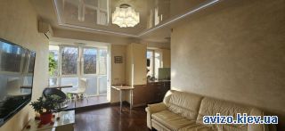 Продажа <a class='adt__geo' href='/nerukhomist/prodazh-kvartyr-budynkiv/kvartyry/kyiv-misto/q-3-кімнатні/'>3 кімнати</a>-комнатной квартиры