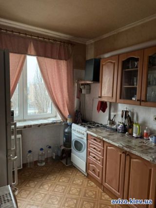 <a class='adt__geo' href='/nerukhomist/prodazh-kvartyr-budynkiv/kvartyry/kyiv-misto/q-2-кімнатні/'>2 кімнати</a>-комнатная квартира