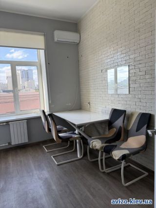 Продам <a class='adt__geo' href='/nerukhomist/prodazh-kvartyr-budynkiv/kvartyry/kyiv-misto/q-4-кімнатні/'>4 кімнати</a>-комнатную квартиру, ст.м. Олимпийская