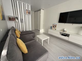 <a class='adt__geo' href='/nerukhomist/prodazh-kvartyr-budynkiv/kvartyry/kyiv-misto/q-1-кімнатні/'>1 кімната</a>-комнатная квартира