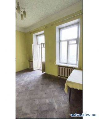 Продаю <a class='adt__geo' href='/nerukhomist/prodazh-kvartyr-budynkiv/kvartyry/kyiv-misto/q-2-кімнатні/'>2 кімнати</a>-комнатную квартиру, ст.м. Дворец Украина