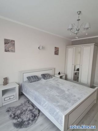 Продам <a class='adt__geo' href='/nerukhomist/prodazh-kvartyr-budynkiv/kvartyry/kyiv-misto/q-1-кімнатні/'>1 кімната</a>-комнатную квартиру, ст.м. Демиевская