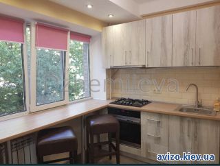 Продам <a class='adt__geo' href='/nerukhomist/prodazh-kvartyr-budynkiv/kvartyry/kyiv-misto/q-1-кімнатні/'>1 кімната</a>-комнатную квартиру